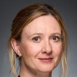 Frances Grey - 街頭舞會演員 飾演Aileen MacAulay