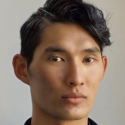 Tuvshinbayar Amartuvshin 飾演 Myagmar