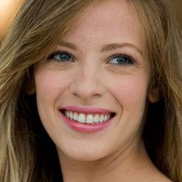 蘿拉安卓亞尼 飾演 Marina