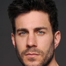 Dani Tatay - 聖血演員 飾演Sheriff