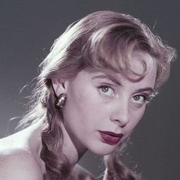 Geneviève Page - Italian Postcards演員 飾演Silvana