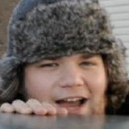 Austin Taylor 飾演 Sam