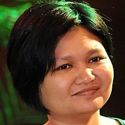 緹婷·瓦提梅納 - 3 Nafas Likas編劇