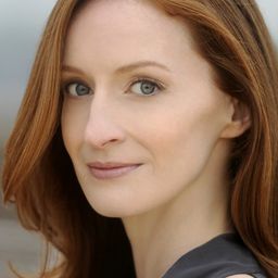 Emily Dorsch 飾演 Marie