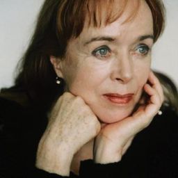 Jutta Lampe 飾演 Juliane