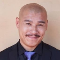 許占偉 飾演 马大哥