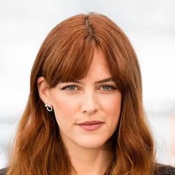 芮莉·克亞芙 - 美國甜心演員 飾演Krystal