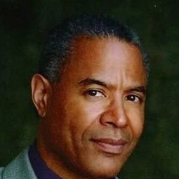 Tyrees Allen 飾演 Roman