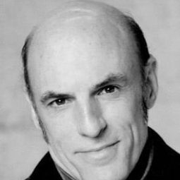 奈德·貝勒米 - 水色明信片演員 飾演Cricket