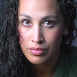 Ria Paki - WHINA演員 飾演Nina