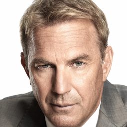 凱文·科斯納 飾演 Michael J. Cochran