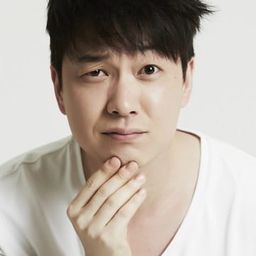 Lee Min-woong 飾演 Min-gu