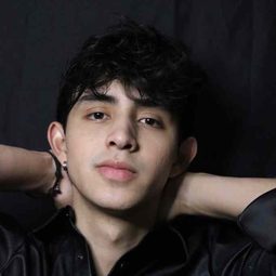 亞葉·塔德歐 - 戀你在他方演員 飾演Young Iván