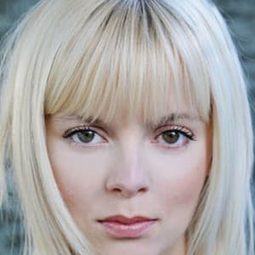 Joanna Ignaczewska - 黑暗信號演員 飾演Kate