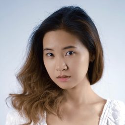 Aimée Kwan 飾演 Mia