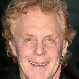 羅伯特·伊斯科夫 - 閃電俠導演