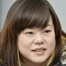 井関佳子 飾演 (voice)