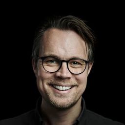 Jesper Dupont 飾演 Jonas