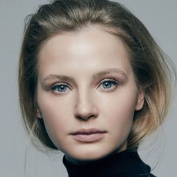 Sofia Lebedeva 飾演 Sasha