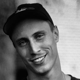 Theo Anthony 飾演 Self