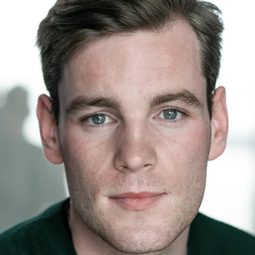 喬治·薩金特 飾演 Dillon