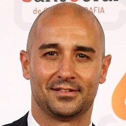 艾倫·赫南德茲 - 神聖足球隊演員 飾演Salva