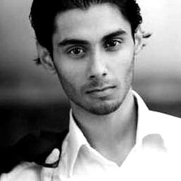 Sam Mane 飾演 Young Man