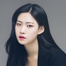 Kim Ha-young - 魔女二部曲：另一個她演員 飾演Woman in Straight Jacket