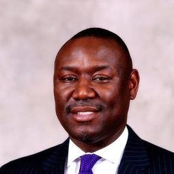 Benjamin Crump 飾演 Self