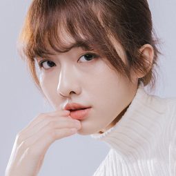 何思靜 飾演 Ann