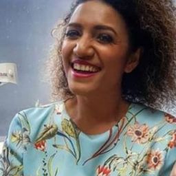 Putri Nere 飾演 Martha