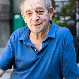 Tamás Jordán 飾演 Mária's Childhood Doctor