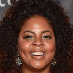 Brely Evans - Love Chronicles: Secrets Revealed演員 飾演Nurse