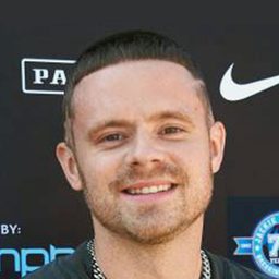 Grayson Boucher 飾演 Sticky