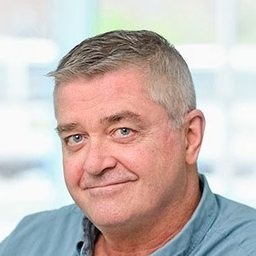 Bob Gosse - 嗜血輪回演員 飾演Garage Mechanic