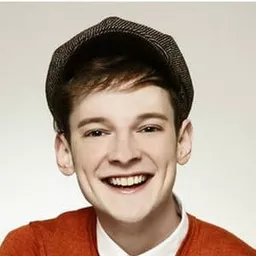 紮克·愛爾蘭·施普利特格貝爾 飾演 Agent Simons