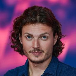 馬特烏什·克羅爾 飾演 Karol