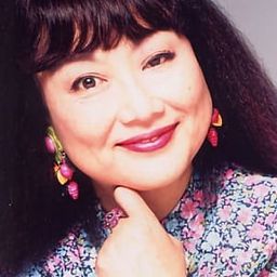 白石 茉美子 飾演 Cat (voice)