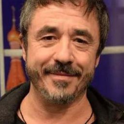 帕布羅·格拉納多斯 飾演 Rolo