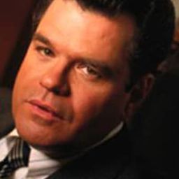 Joseph Badalucco Jr. - 出軌演員 飾演Conductor