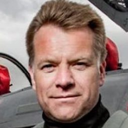 Colin McGregor 飾演 Self