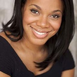 Charissa Allen 飾演 Annika