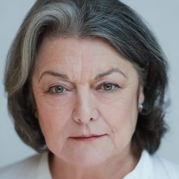 Delia Lindsay 飾演 Alice