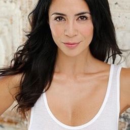 蜜雪兒·盧卡斯 飾演 Fashion Executive