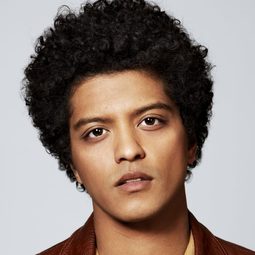 火星人布魯諾 - Coldplay: A Head Full Of Dreams 電影演員 飾演Self