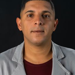 Fabrício Araújo 飾演 Rei