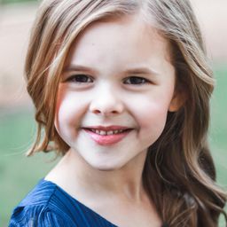 Claire Ryann - 邪典錄音室演員 飾演Screamer (voice)