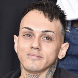 Simone Martucci 飾演 Ciro 'Plissè' Carbone