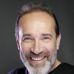 尤西·米茲拉希 - 樂透度假瘋演員 飾演Yalçın