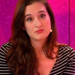 Victoria Martín 飾演 